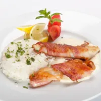 Plain filleted catfish slices